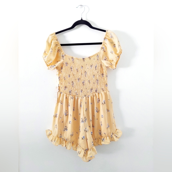 Short Romper by Iris Basic, women size small floral design - Picture 2 of 12